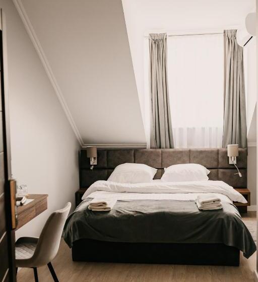 스탠다드 싱글 룸, Millenium