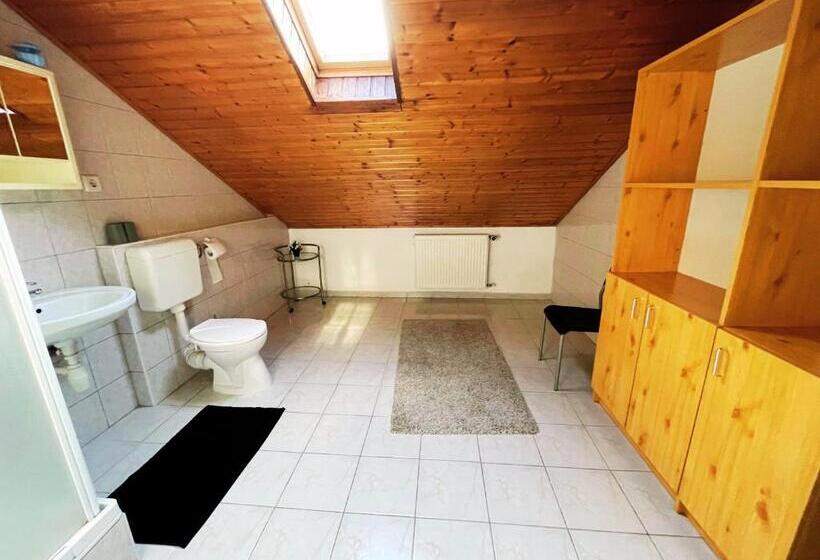 חדר סטנדרט לשלושה, Hot L Mini