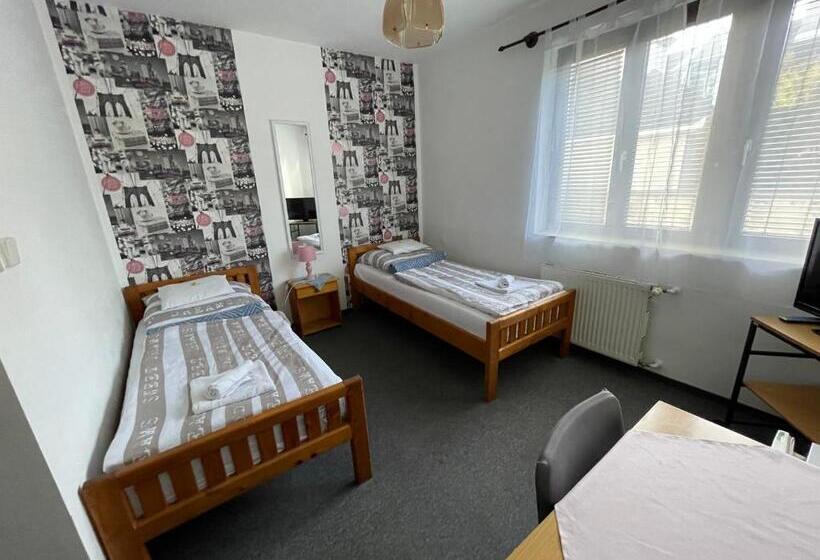 חדר סטנדרט, Hot L Mini