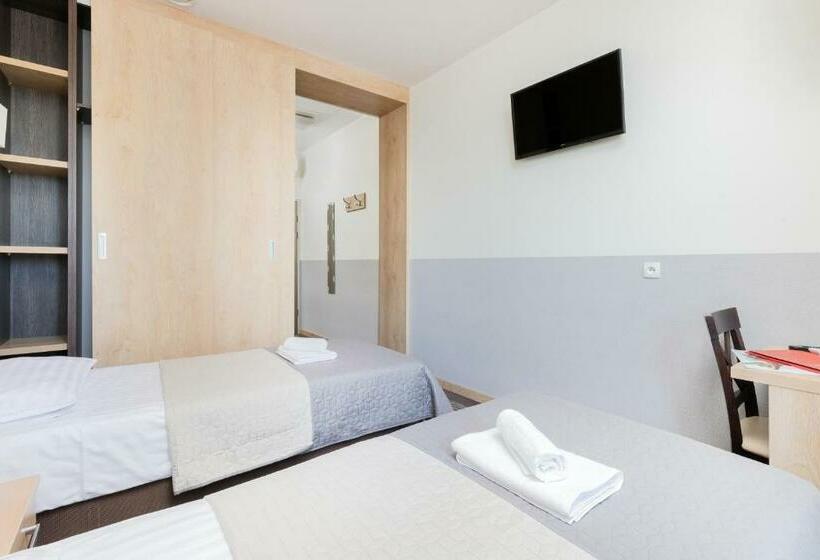 Номер Стандарт, Nad Wisłą