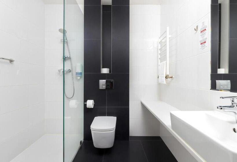 Номер бизнес-класса, Nad Wisłą