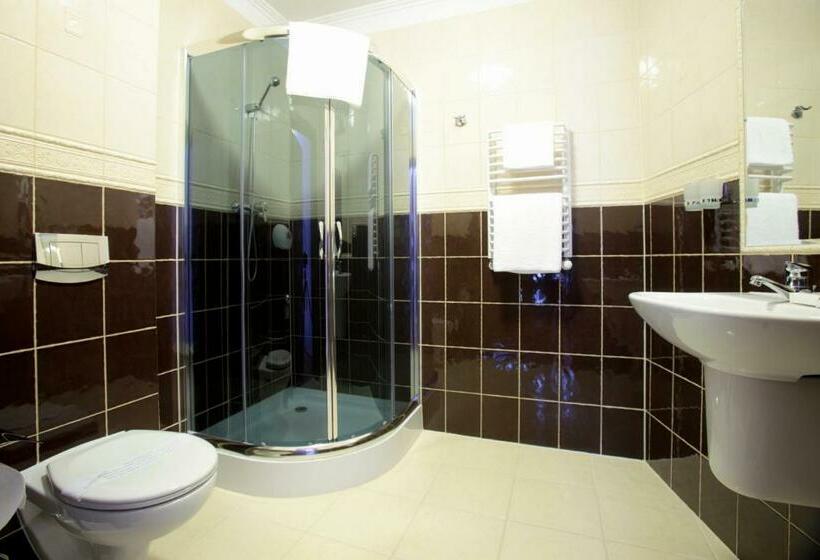 חדר סטנדרט יחיד, Oławian