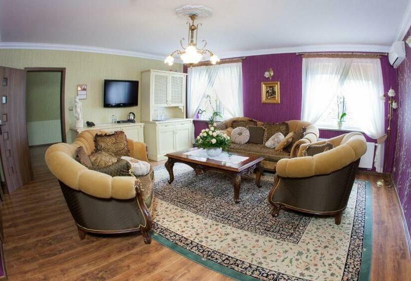 דירת חדר, Oławian