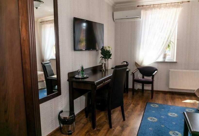 חדר סטנדרט יחיד, Oławian