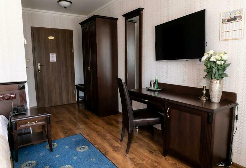 חדר סטנדרט יחיד, Oławian