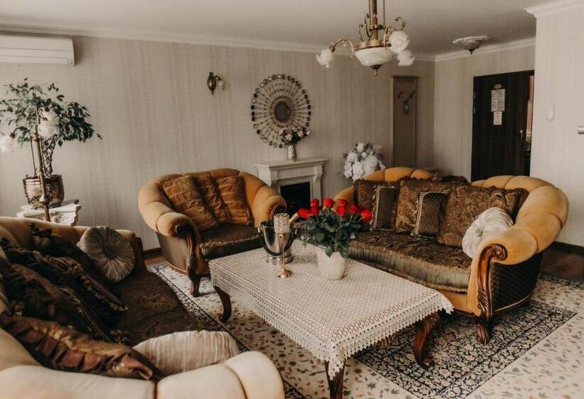 דירת חדר, Oławian