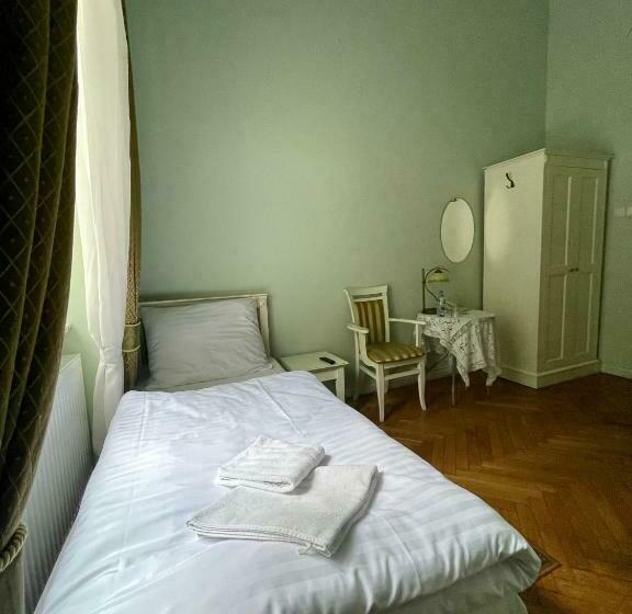 スタンダードシングルルーム, Pałac Biedrusko