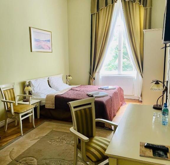 Quarto Deluxe Cama King, Pałac Biedrusko
