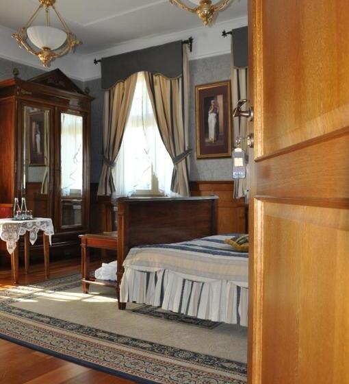 غرفة قياسية, Pałac Czarny Las