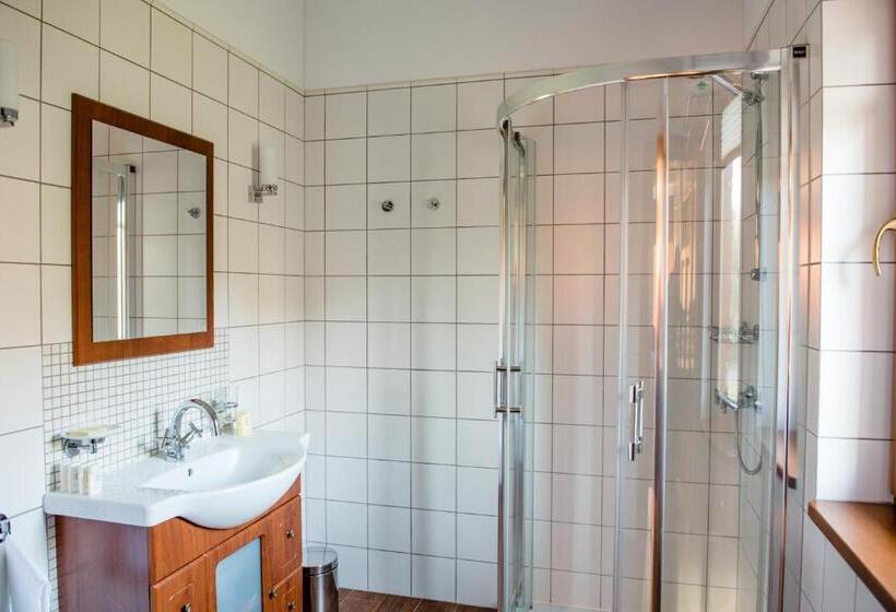 דירת חדר סופריור, Pałac Czarny Las