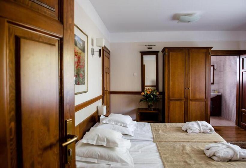 דירת חדר סופריור, Pałac Czarny Las