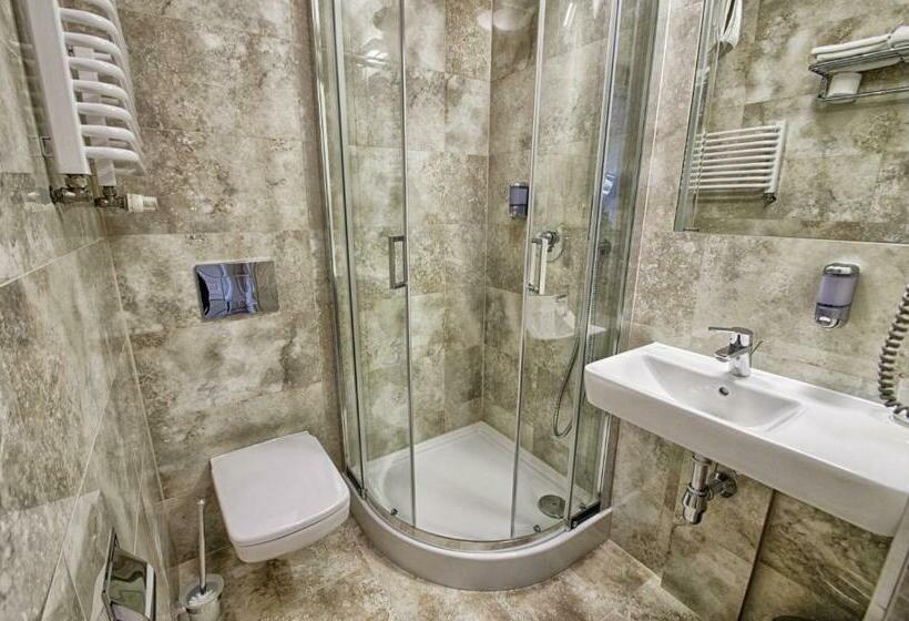 اتاق استاندارد, Toporów