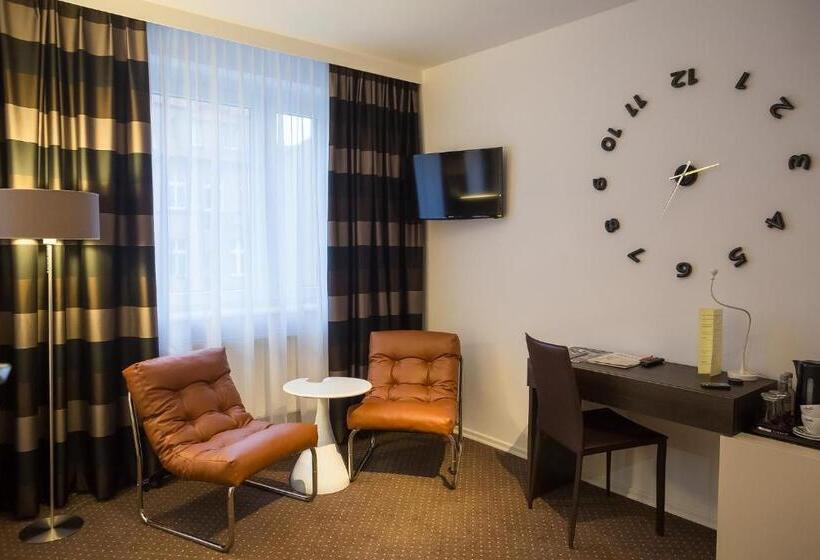 デラックスルーム, Ratuszowy