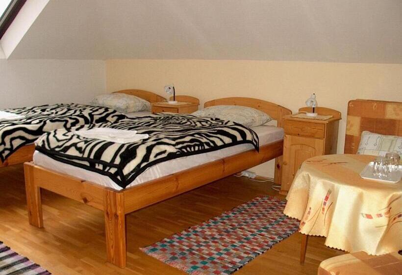 غرفة قياسية, Róza Hotel és Apartmanház