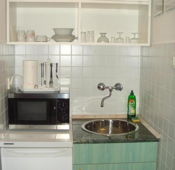 إستوديو قياسى, Róza Hotel és Apartmanház