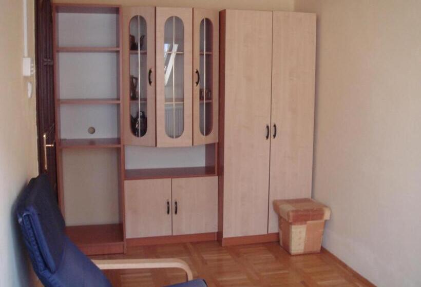 Студия Стандарт, Róza Hotel és Apartmanház