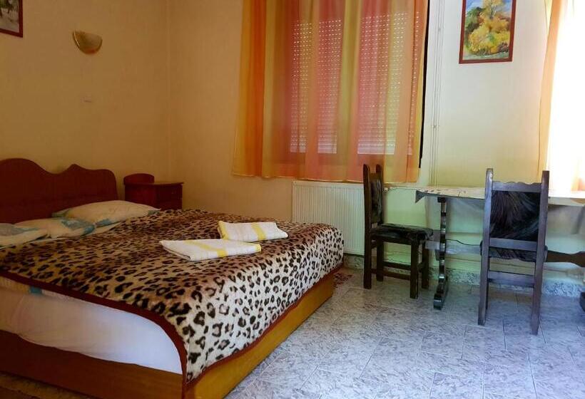 شقة غرفة واحدة, Róza Hotel és Apartmanház