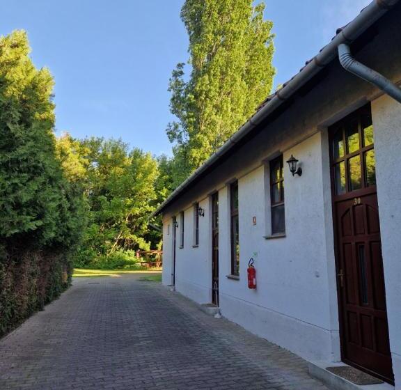 شقة غرفة واحدة, Róza Hotel és Apartmanház