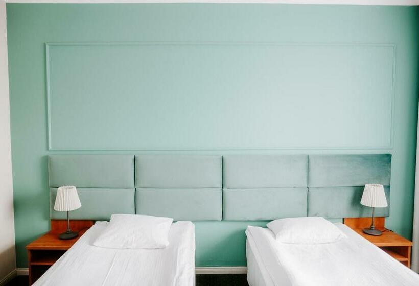 اتاق استاندارد, Senator