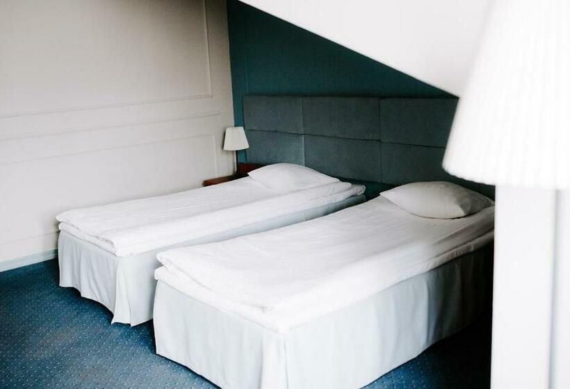 اتاق استاندارد, Senator