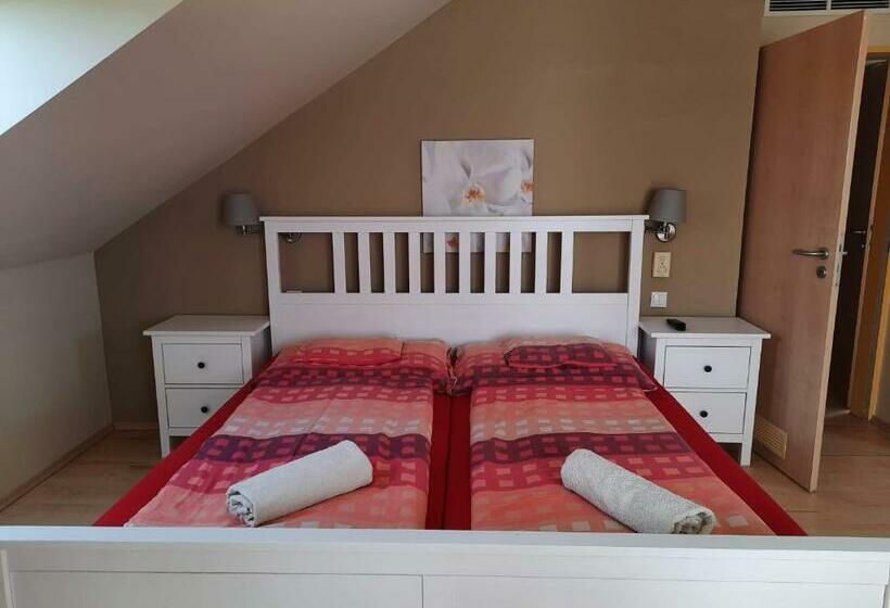 침실 2개 스위트, Sportház