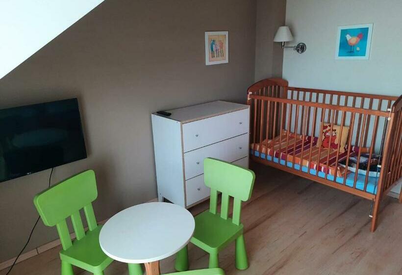 침실 2개 스위트, Sportház