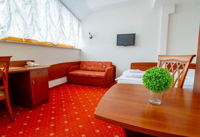 غرفة قياسية رباعية, Stary Młyn