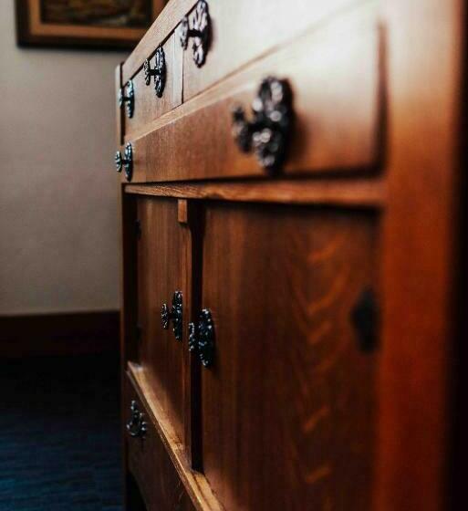 סוויטה, Town Hall Inn