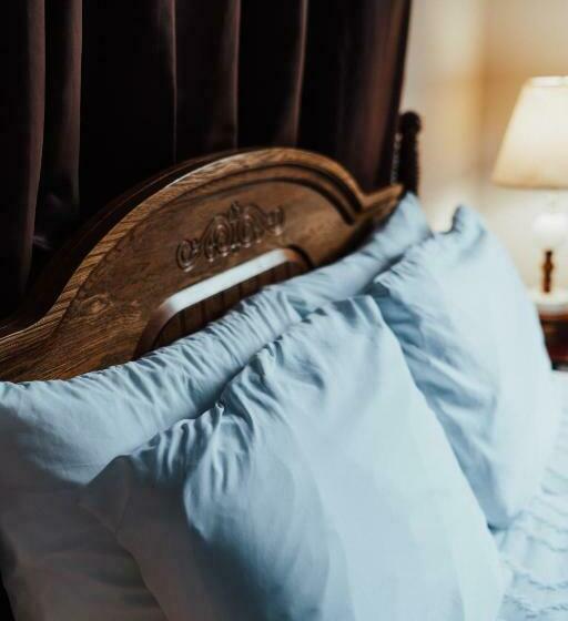 סוויטה אקזקיוטיב, Town Hall Inn