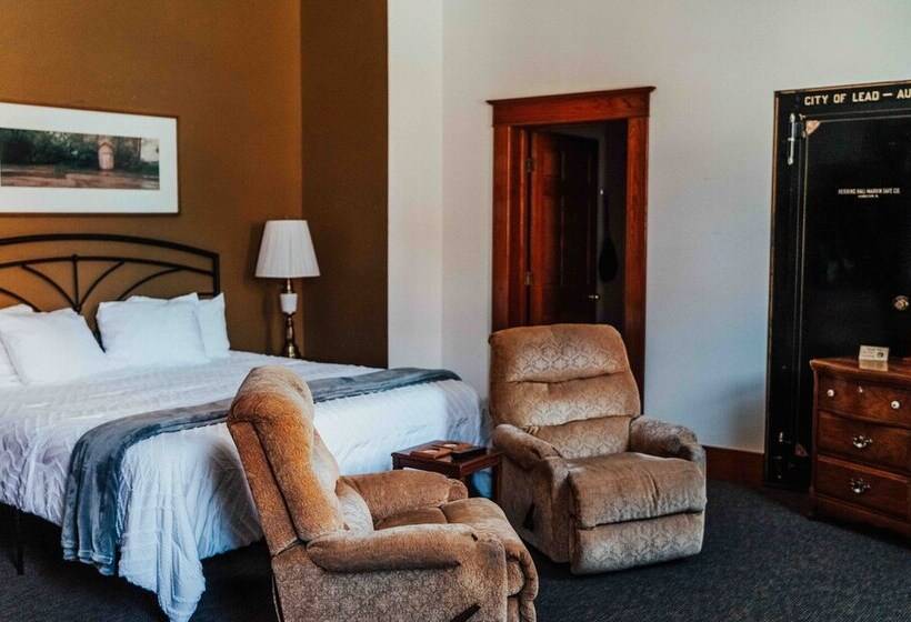 Студия Deluxe, Town Hall Inn