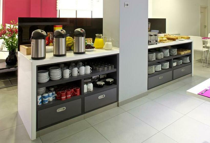 标准单人间, Vila Da Guarda