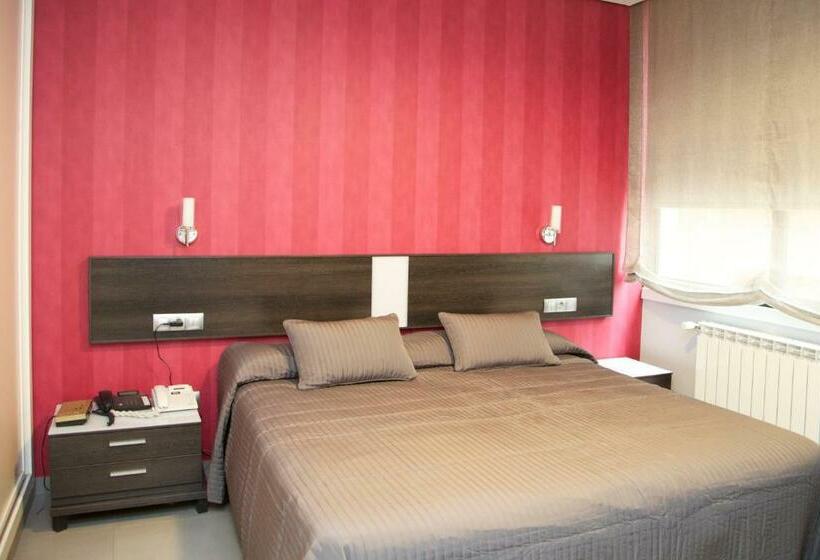 标准间, Vila Da Guarda