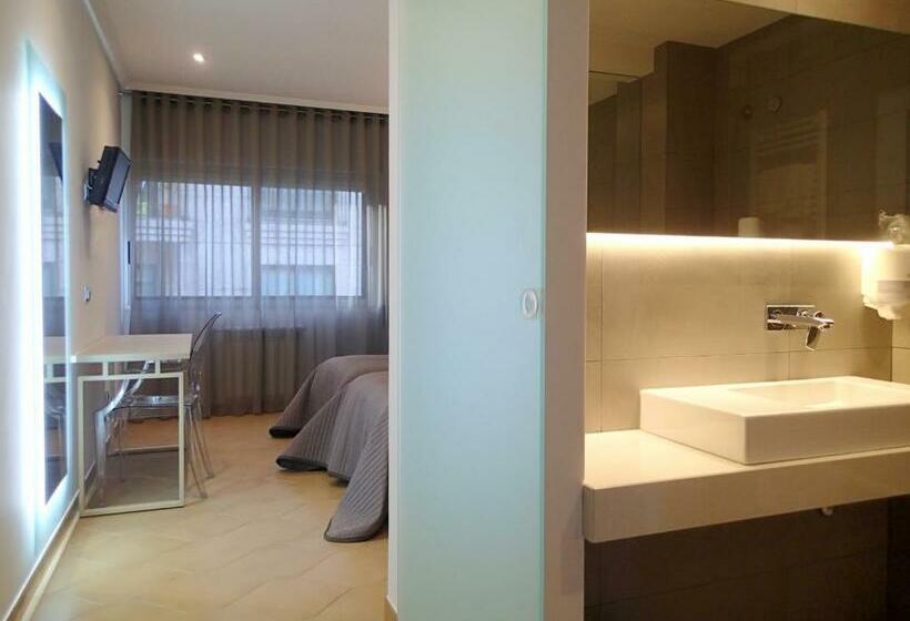 标准间, Vila Da Guarda