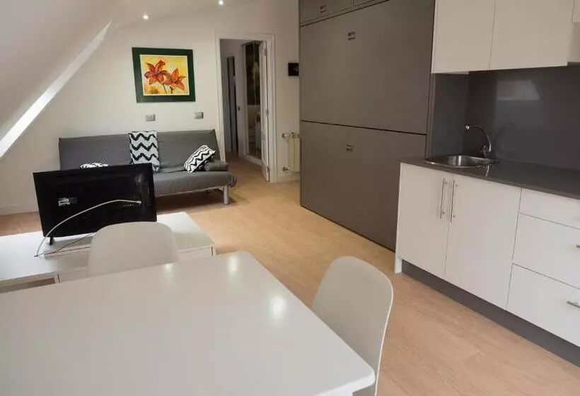 1 Schlafzimmer Apartment mit Terrasse, Vila Da Guarda