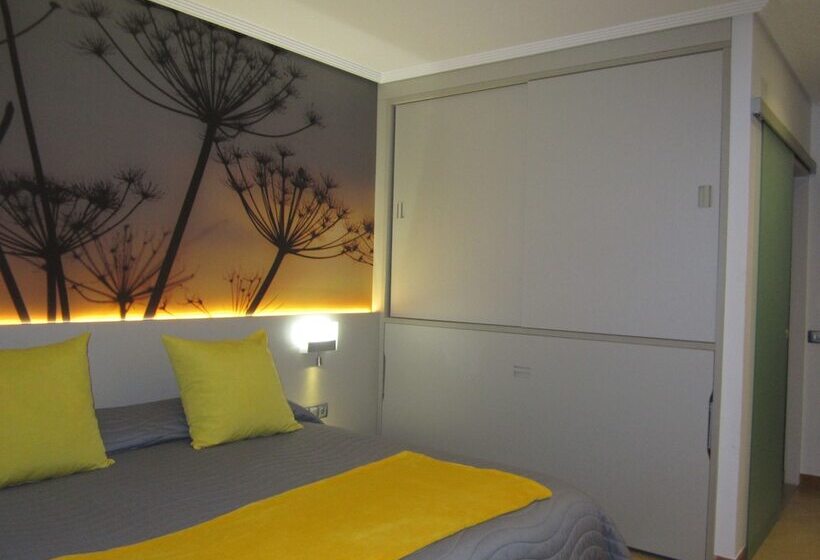 标准三人间, Vila Da Guarda