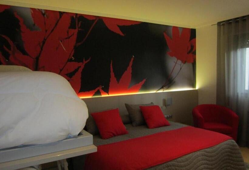 标准三人间, Vila Da Guarda