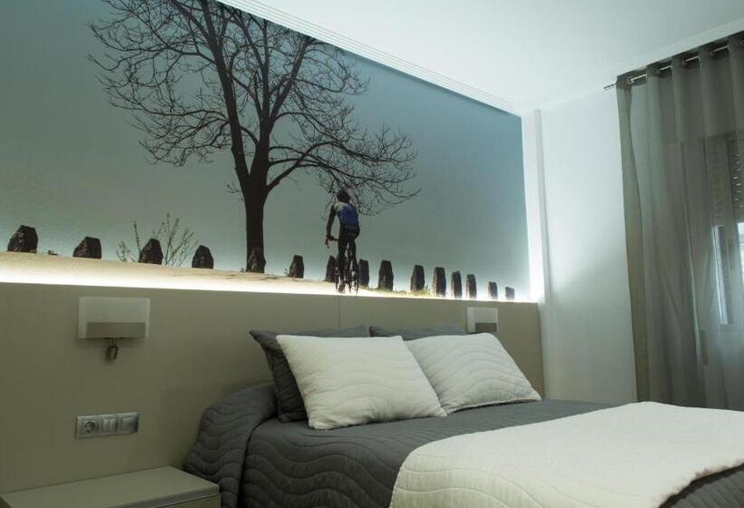 标准三人间, Vila Da Guarda