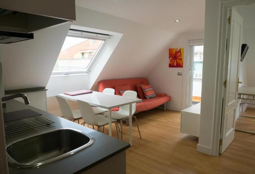 带1个卧室的带阳台的公寓, Vila Da Guarda