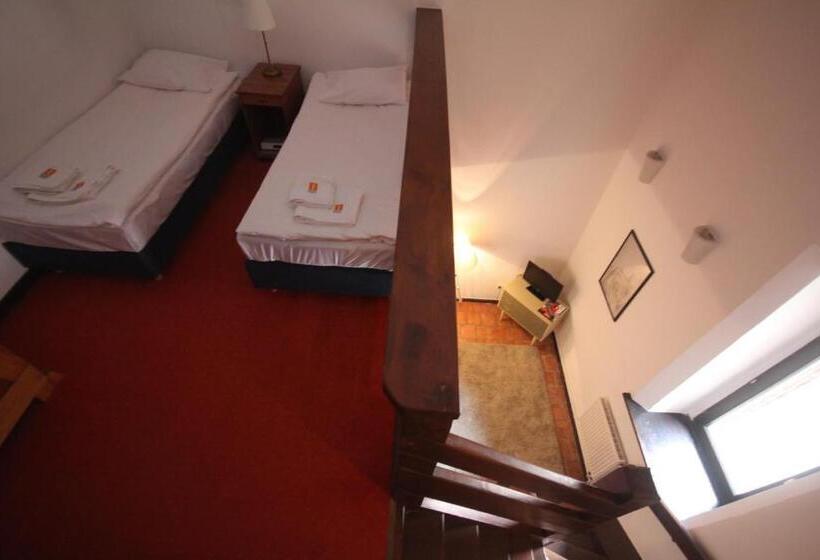 디럭스 트리플 룸, Zamek Reszel