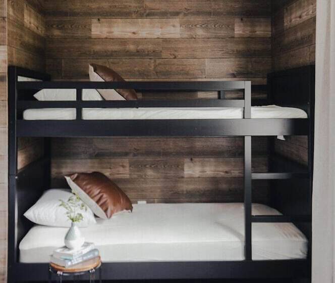 חדר משפחתי נוף להרים, Rest   A Modern Motel