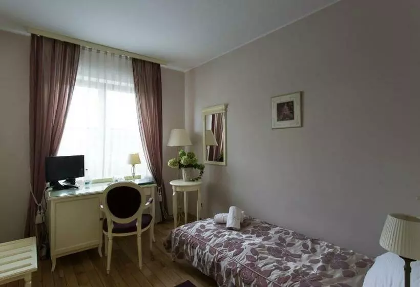 اتاق استاندارد یک نفره, Villa Estera   Hotel & Restauracja