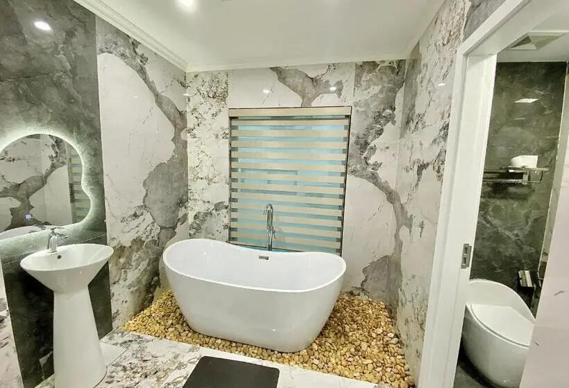 Deluxe Suite King Bed, Bao Ngoc Hotel Pháp Vân