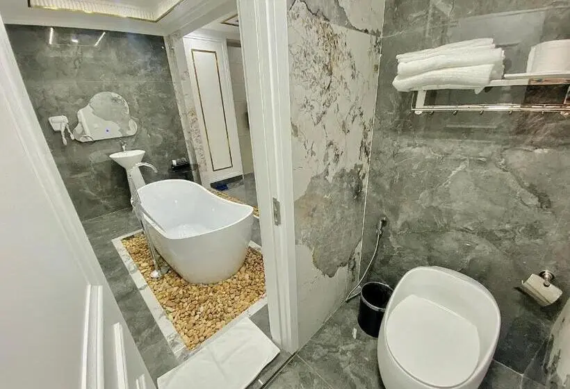 Deluxe Suite King Bed, Bao Ngoc Hotel Pháp Vân