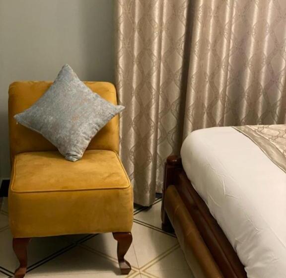 اتاق استاندارد, Serene Courts Hotel Kitende Uganda