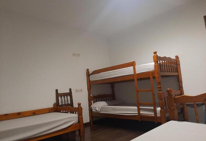 غرفة قياسية رباعية, Albergue Berce Do Camiño