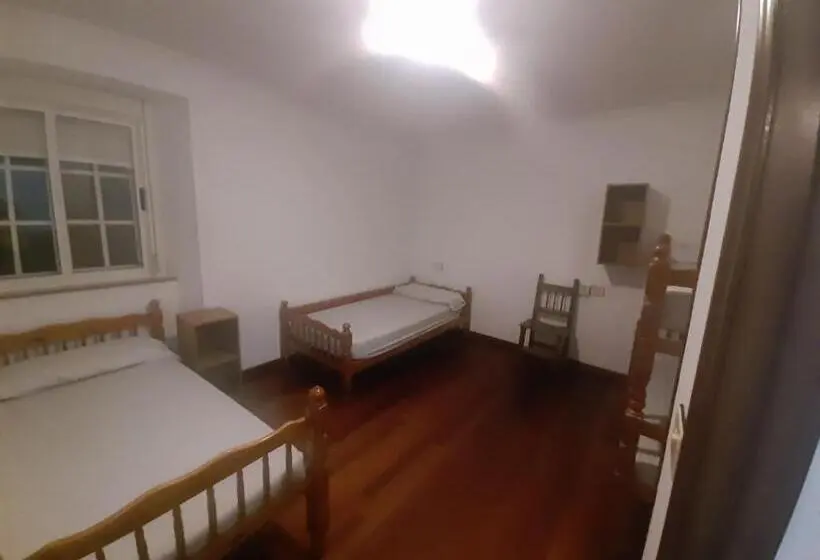 Standard Neljän Hengen Huone, Albergue Berce Do Camiño