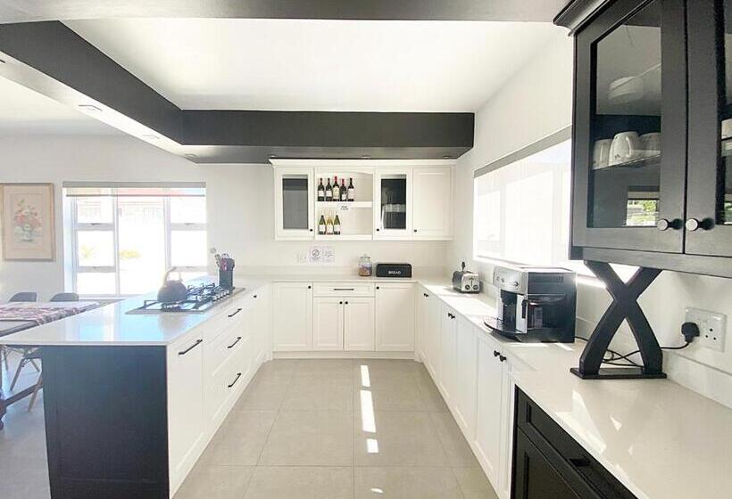 带大床的标准间, The Bucket List Guest House