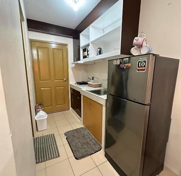 استودیوی لوکس, Forevermc Condotel