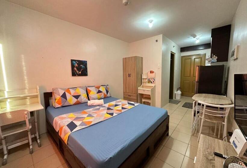 استودیوی لوکس, Forevermc Condotel