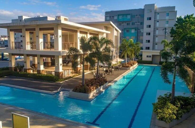 استودیوی لوکس, Forevermc Condotel